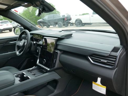 New 2026 GMC Acadia AT4 AWD/4WD image 11