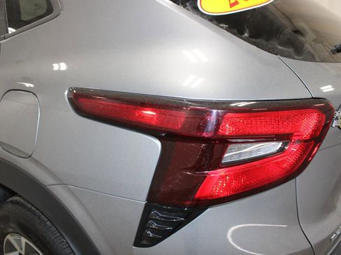 Used 2025 Chevrolet Trax LT image 21