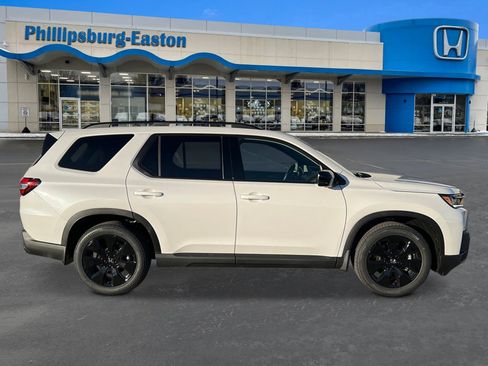 New 2026 Honda Pilot Black Edition image 6