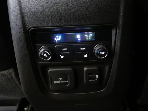 Used 2023 Buick Enclave Avenir w/ Avenir Technology Package image 34