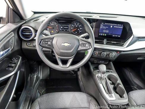 New 2026 Chevrolet Trax LS w/ LS Convenience Package FWD image 12