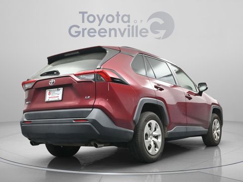 Used 2021 Toyota RAV4 LE image 14