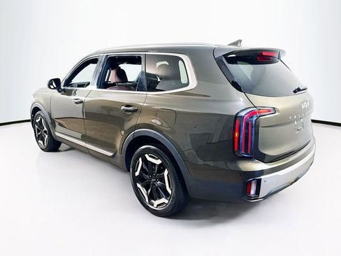 Used 2023 Kia Telluride EX w/ EX Captain's Chair Package image 6