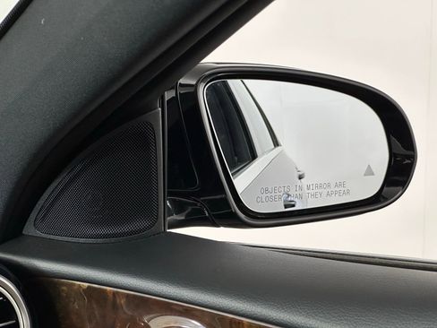 Used 2018 Mercedes-Benz E 300 4MATIC image 27