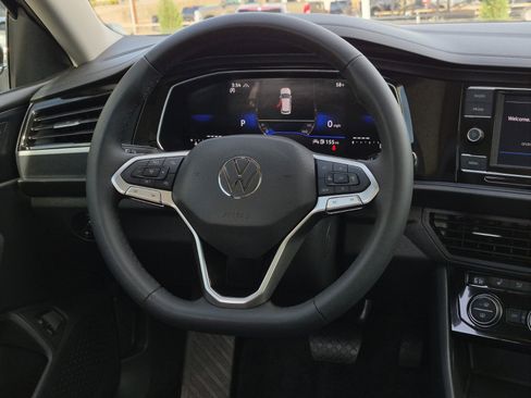 Used 2024 Volkswagen Jetta SE w/ Panoramic Sunroof Package image 27