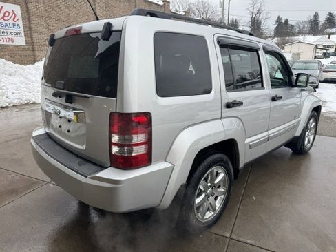 Used 2012 Jeep Liberty Sport image 3