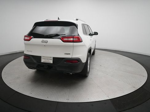 Used 2016 Jeep Cherokee Latitude w/ Cold Weather Group image 33