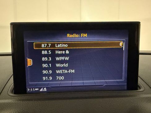 Used 2018 Audi A3 e-tron Prestige FWD image 24