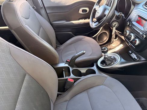 Used 2015 Kia Soul FWD image 12