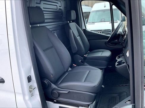 Used 2026 Mercedes-Benz Sprinter 2500 image 6