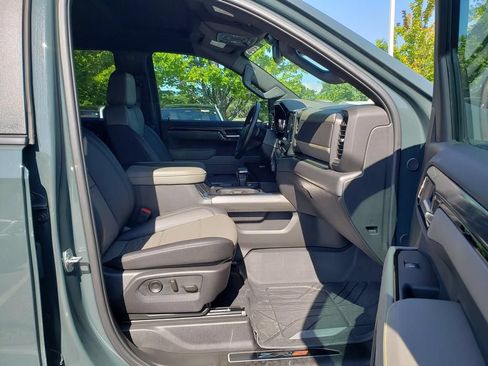 Used 2025 Chevrolet Silverado 1500 ZR2 AWD/4WD image 18