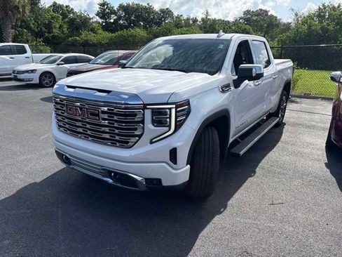 Used 2023 GMC Sierra 1500 Denali w/ Denali Reserve Package AWD/4WD image 1
