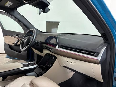 Used 2023 BMW X1 xDrive28i w/ M Sport Package AWD/4WD image 20