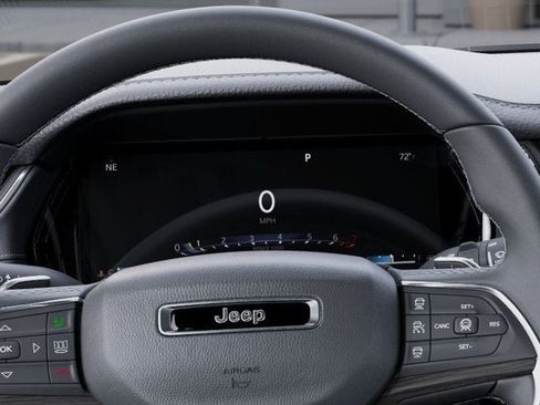 New 2026 Jeep Grand Cherokee Limited AWD/4WD image 17