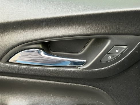 Used 2018 Chevrolet Equinox Premier FWD image 10