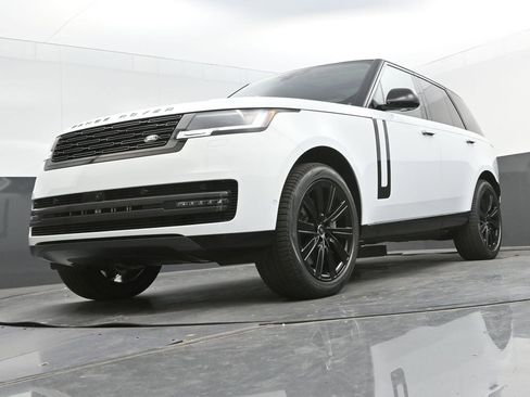 New 2025 Land Rover Range Rover SE image 33