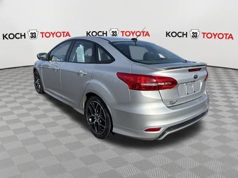 Used 2015 Ford Focus SE w/ SE Sport Package image 5