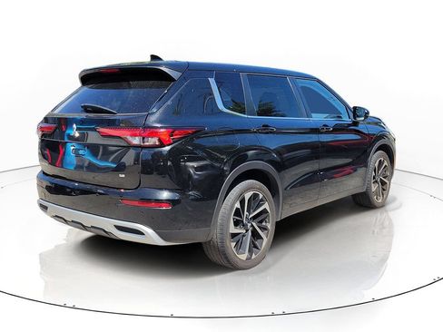 Used 2023 Mitsubishi Outlander SE FWD image 6
