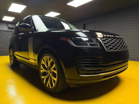 Used 2018 Land Rover Range Rover Supercharged AWD/4WD image 3