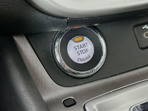 Used 2020 Nissan Murano SV image 19