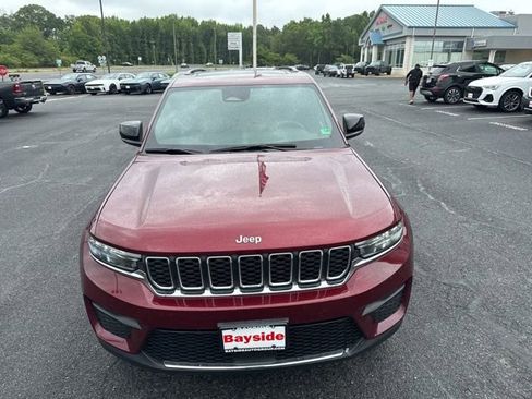 Used 2025 Jeep Grand Cherokee Laredo X w/ Luxury Tech Group I AWD/4WD image 23