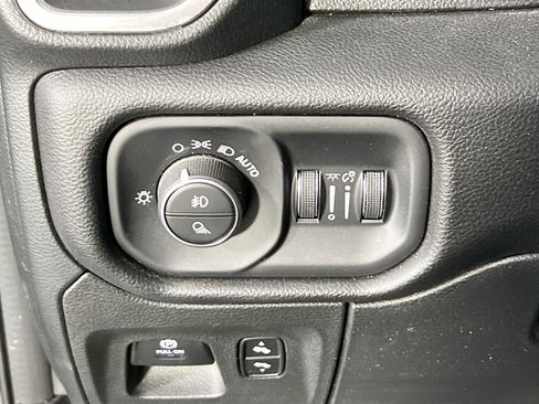Used 2023 RAM 1500 Laramie AWD/4WD image 10