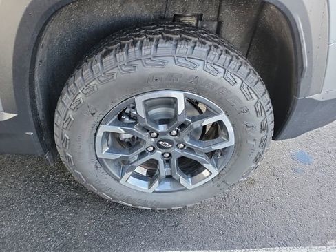 New 2026 Chevrolet Equinox ACTIV w/ LPO, Floor Liner Package image 22