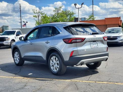 Used 2023 Ford Escape Active w/ Tech Pack #2 AWD/4WD image 4