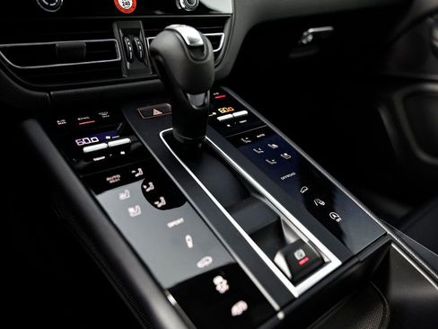 New 2026 Porsche Macan GTS image 42