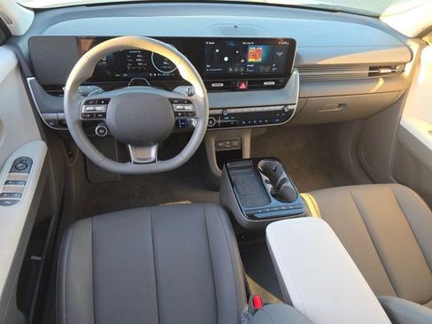 New 2025 Hyundai Ioniq 5 SEL image 3