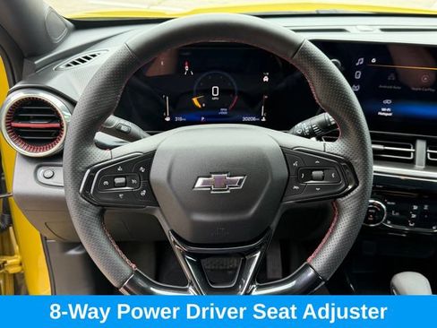 Used 2025 Chevrolet Trax RS w/ Driver Confidence Package FWD image 4