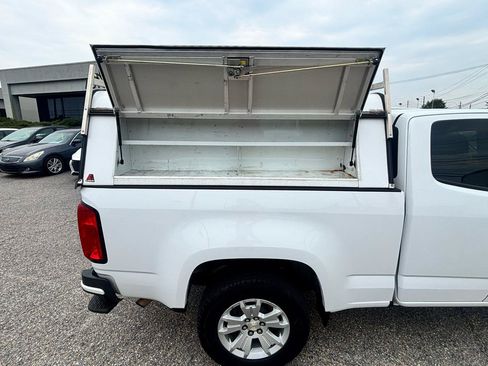 Used 2022 Chevrolet Colorado LT w/ Safety Package RWD image 26