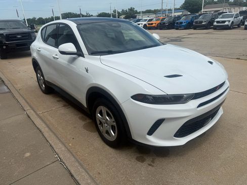Used 2023 Dodge Hornet GT Plus AWD/4WD image 9