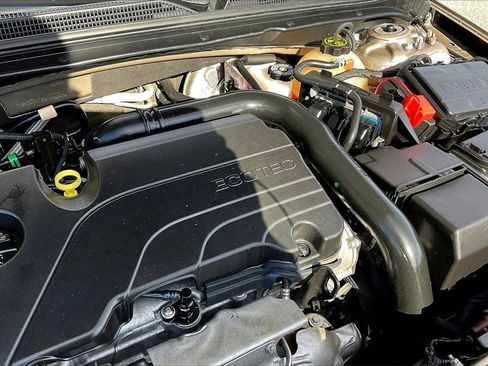 Used 2022 Chevrolet Malibu LT image 34