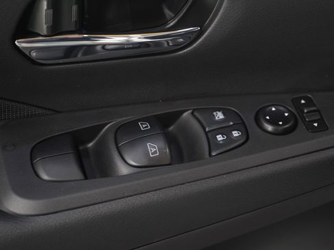 Used 2024 Nissan Kicks SV FWD image 20