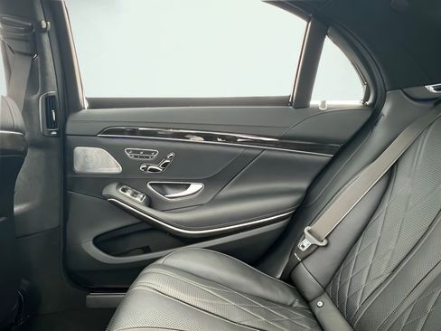 Used 2015 Mercedes-Benz S 63 AMG 4MATIC Sedan image 21