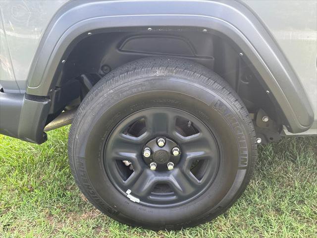 Used 2022 Jeep Wrangler Sport AWD/4WD image 10