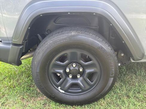 Used 2022 Jeep Wrangler Sport AWD/4WD image 10