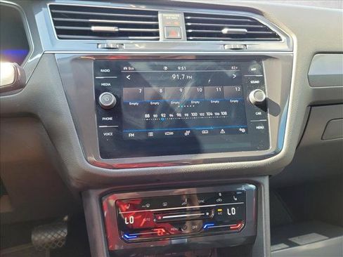 Used 2022 Volkswagen Tiguan SE AWD/4WD image 20