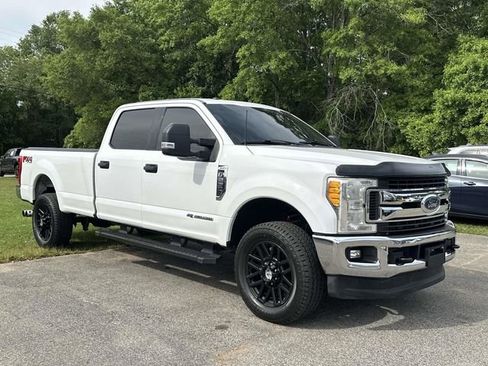 Used 2017 Ford F250 XLT w/ XLT Value Package image 10