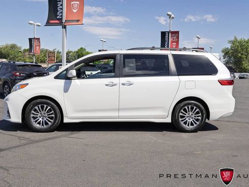 Used 2020 Toyota Sienna XLE Premium FWD image 17