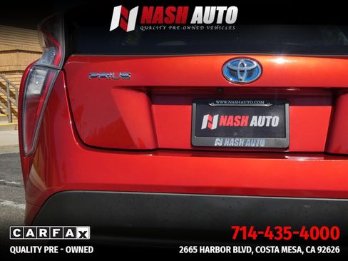 Used 2017 Toyota Prius Three w/ Carpet Mat Package FWD image 11