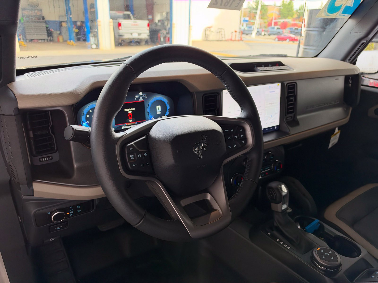 Used 2025 Ford Bronco Big Bend w/ Black Diamond Package AWD/4WD image 13
