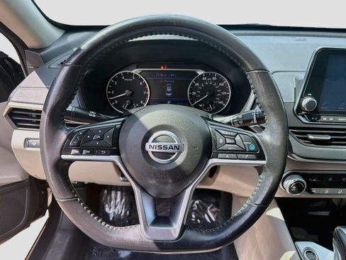 Used 2022 Nissan Altima 2.5 SV w/ SV Premium Package AWD/4WD image 17