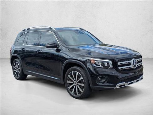 Used 2022 Mercedes-Benz GLB 250 image 2