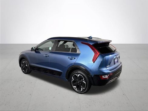 Certified 2023 Kia Niro Wave FWD image 9