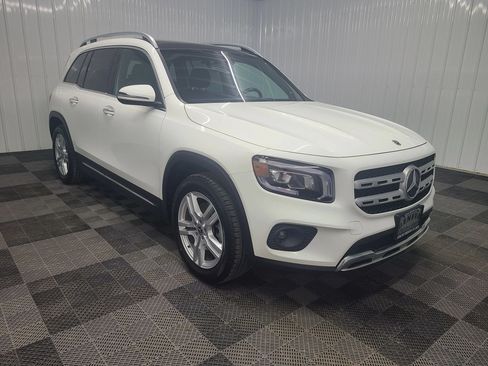 Used 2021 Mercedes-Benz GLB 250 4MATIC image 4