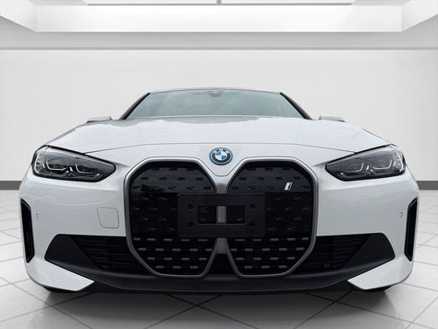 Used 2023 BMW i4 eDrive35 w/ Premium Package RWD image 8