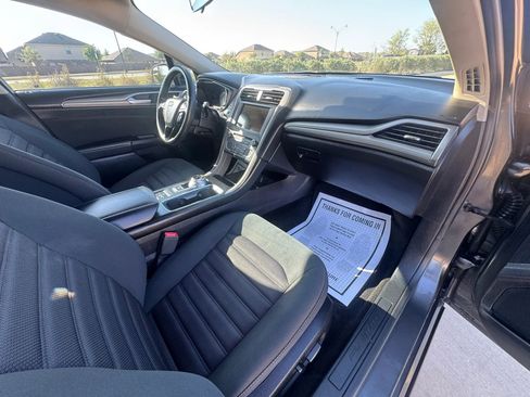 Used 2018 Ford Fusion SE image 36