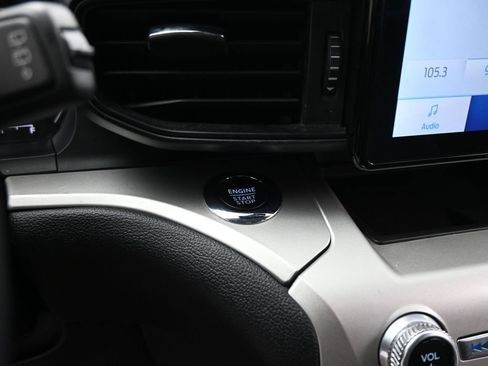 Certified 2022 Ford Explorer XLT image 16